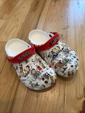 Peanuts White Clog CROCS Size 7 Women’s